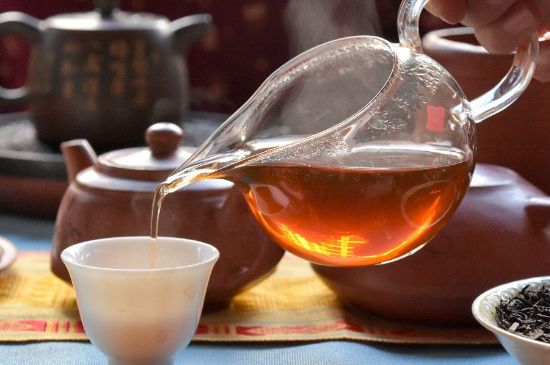 老茶浸蜜有什么功效，茶葉浸蜂蜜治咳嗽