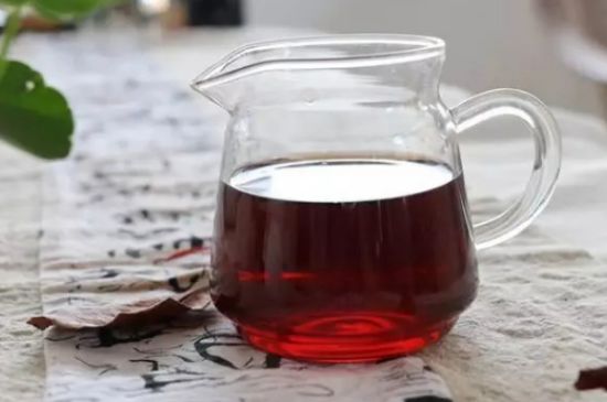 黑茶調(diào)理婦科病，女人喝黑茶好處太多了！