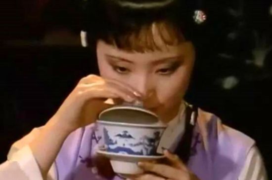 女士喝茶優(yōu)雅姿勢(shì)，女士正確喝茶姿勢(shì)禮儀