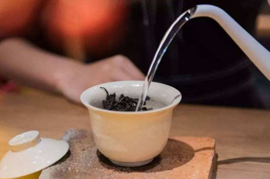 牛欄坑肉桂需不需要洗茶，武夷巖茶肉桂需要洗茶嗎？