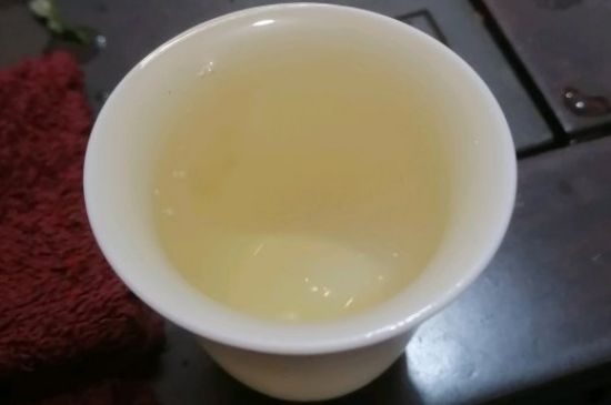 春茶上市白茶的好壞怎么區(qū)分，春白茶怎么分辨好不好？