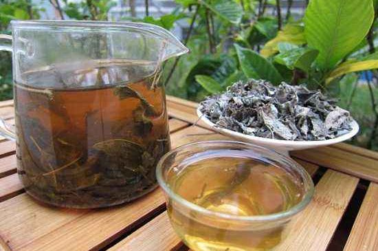 怎樣辨別莓茶發(fā)霉了，莓茶發(fā)霉和白霜的區(qū)別