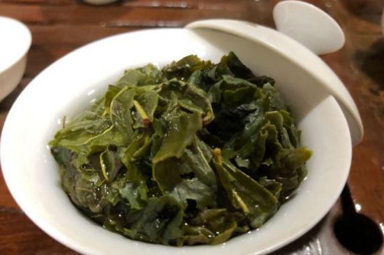 香精茶喝多了會(huì)怎么樣，茶葉加香精有什么害處？