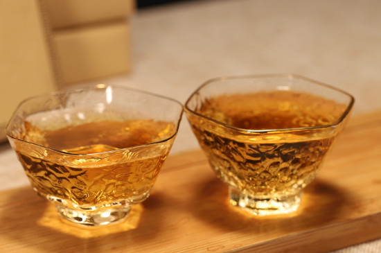 白茶的年份是怎么區(qū)分，如何辨別白茶年份