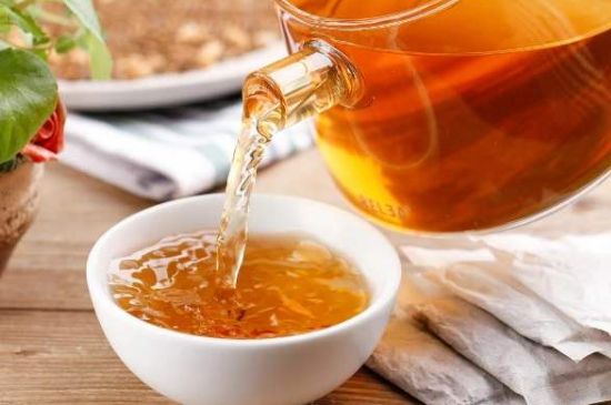 飯店喝的聞起很香的茶，餐館里的蕎麥茶還是大麥茶？