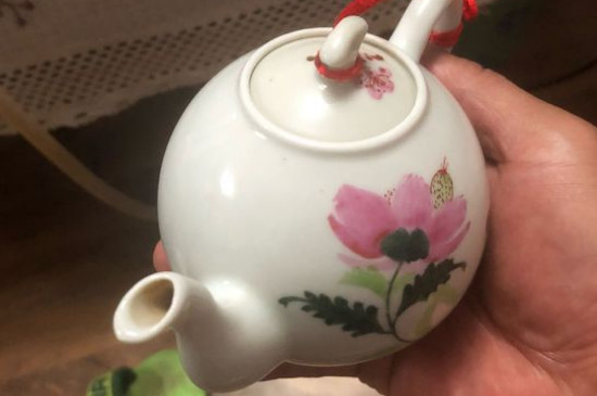 瓷壺適合泡什么茶，瓷器茶具喝什么茶好