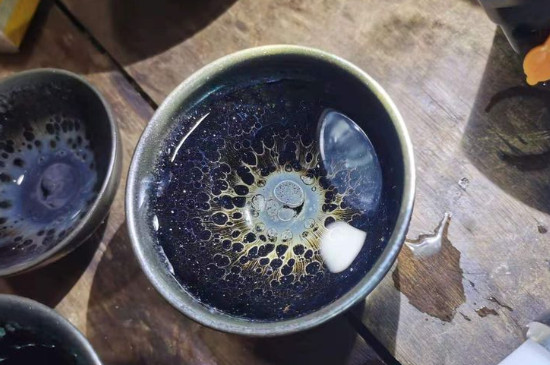 怎么鑒別建盞化學(xué)釉，真假建盞的對(duì)比與辨別