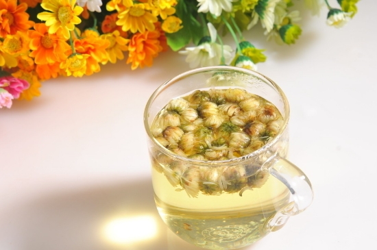 喝菊花茶有什么效果，女人長期喝菊花茶好嗎？