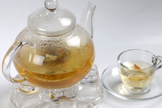 經(jīng)常菊花泡水好嗎，喝菊花茶有什么好處？