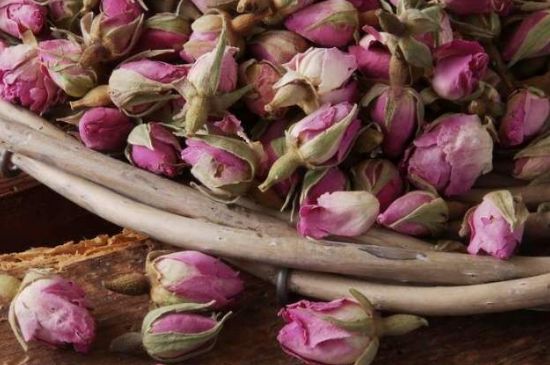 玫瑰花茶是應(yīng)該煮還是蒸，玫瑰花茶是不是煮一下效果更好？