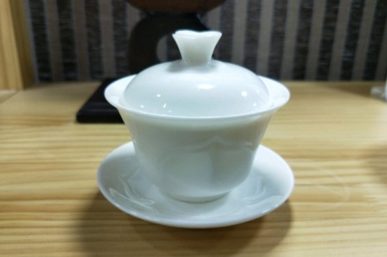 常見(jiàn)的七大材質(zhì)的茶具優(yōu)缺點(diǎn)，用什么材質(zhì)的茶具泡茶最好？