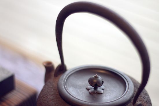 老鐵壺煮茶的害處，鐵壺為什么不能煮茶？