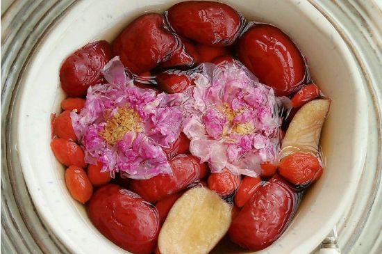 喝玫瑰花茶能祛斑嗎，玫瑰花茶有祛斑的功效嗎？