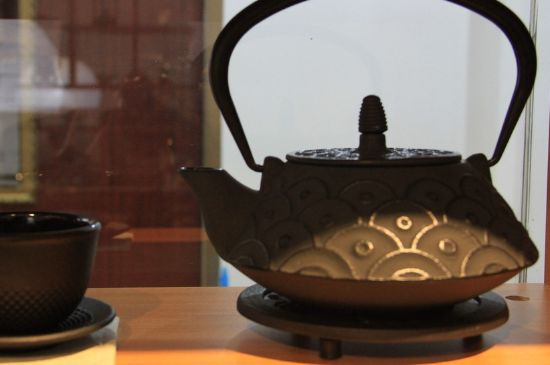 鐵壺生銹燒的水有害嗎，鐵壺內(nèi)壁生銹怎么辦