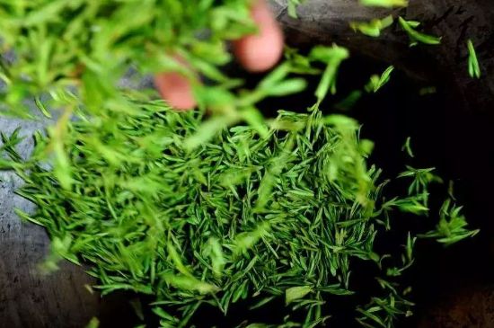 龍井茶炒茶葉怎么炒出好茶色，茶葉怎樣做出來最綠？