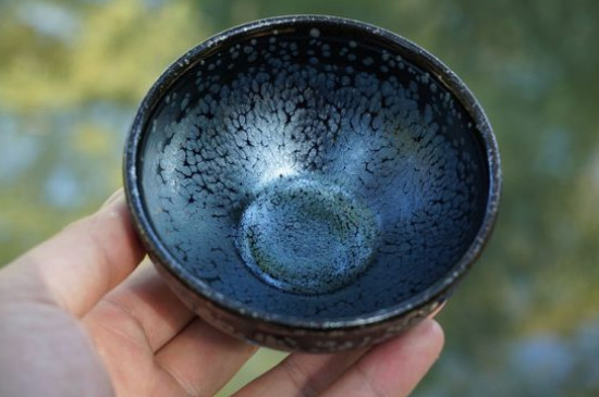 怎么鑒別建盞化學(xué)釉，真假建盞的對(duì)比與辨別