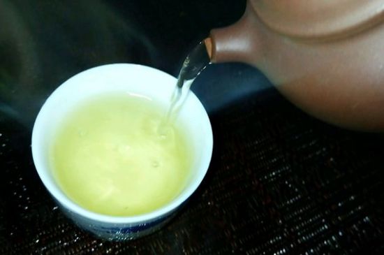 一天什么時候喝黑茶最好，喝黑茶一天最佳時間和季節(jié)