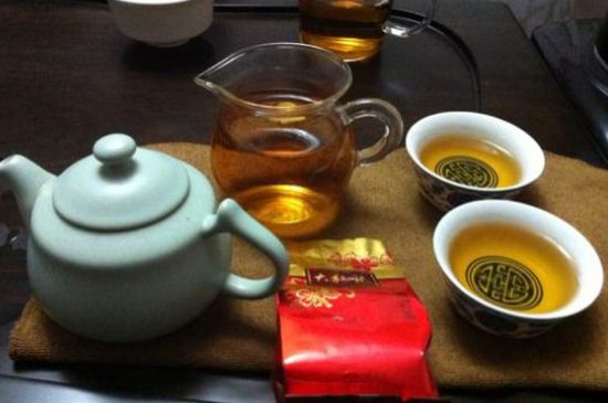 肉桂茶和大紅袍哪個貴，武夷山肉桂與大紅袍的價格比較