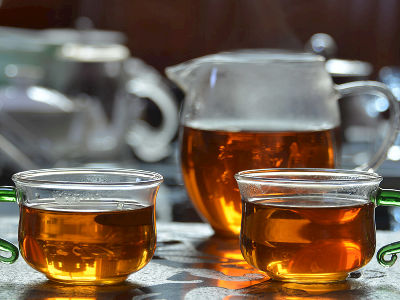 紅茶和綠茶的區(qū)別，常喝紅茶好還是綠茶好？