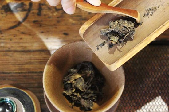 茯磚茶與普洱茶哪個好，茯茶和普洱茶口味區(qū)別