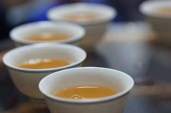 茯磚茶與普洱茶哪個好，茯茶和普洱茶口味區(qū)別