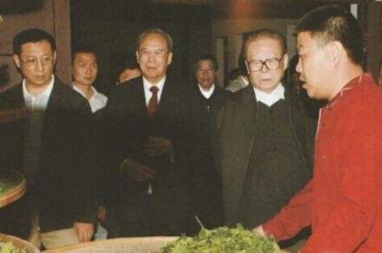 母樹大紅袍給誰喝了，為什么母樹大紅袍叫三棵六株？