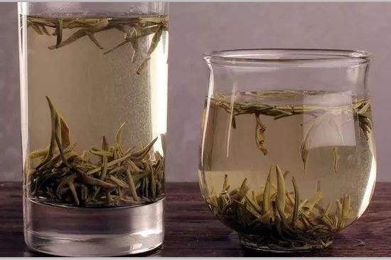 西湖龍井茶毫和發(fā)霉區(qū)別圖片，長(zhǎng)霉的龍井茶葉會(huì)是什么樣？