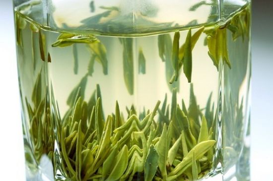 竹葉青和雀舌哪個(gè)貴，竹葉青茶貴嗎？