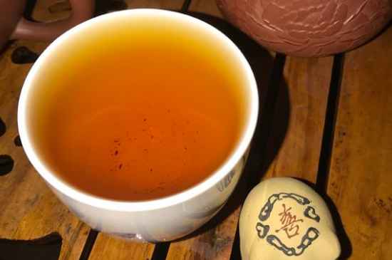 正山小種適合女人喝嗎，女人經(jīng)常喝正山小種茶好嗎