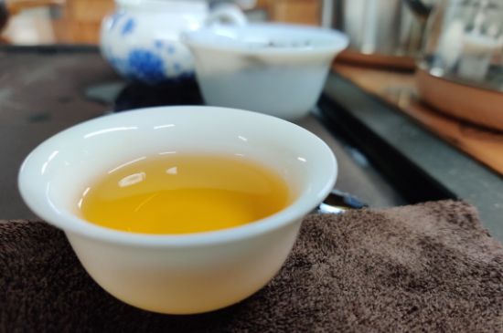 蜜蘭香好還是鴨屎香好，鳳凰單叢茶蜜蘭香和鴨屎香特點有哪些？